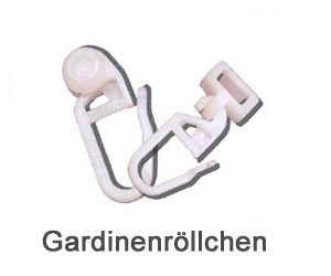 2 weiße Gardinenröllchen auf weißem Hintergrund